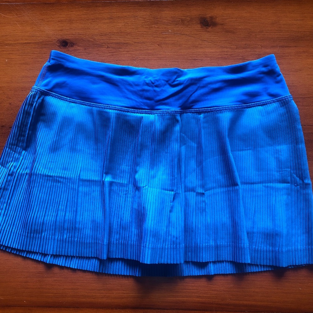 Lululemon Varsity High-Rise tennis skirt size 6